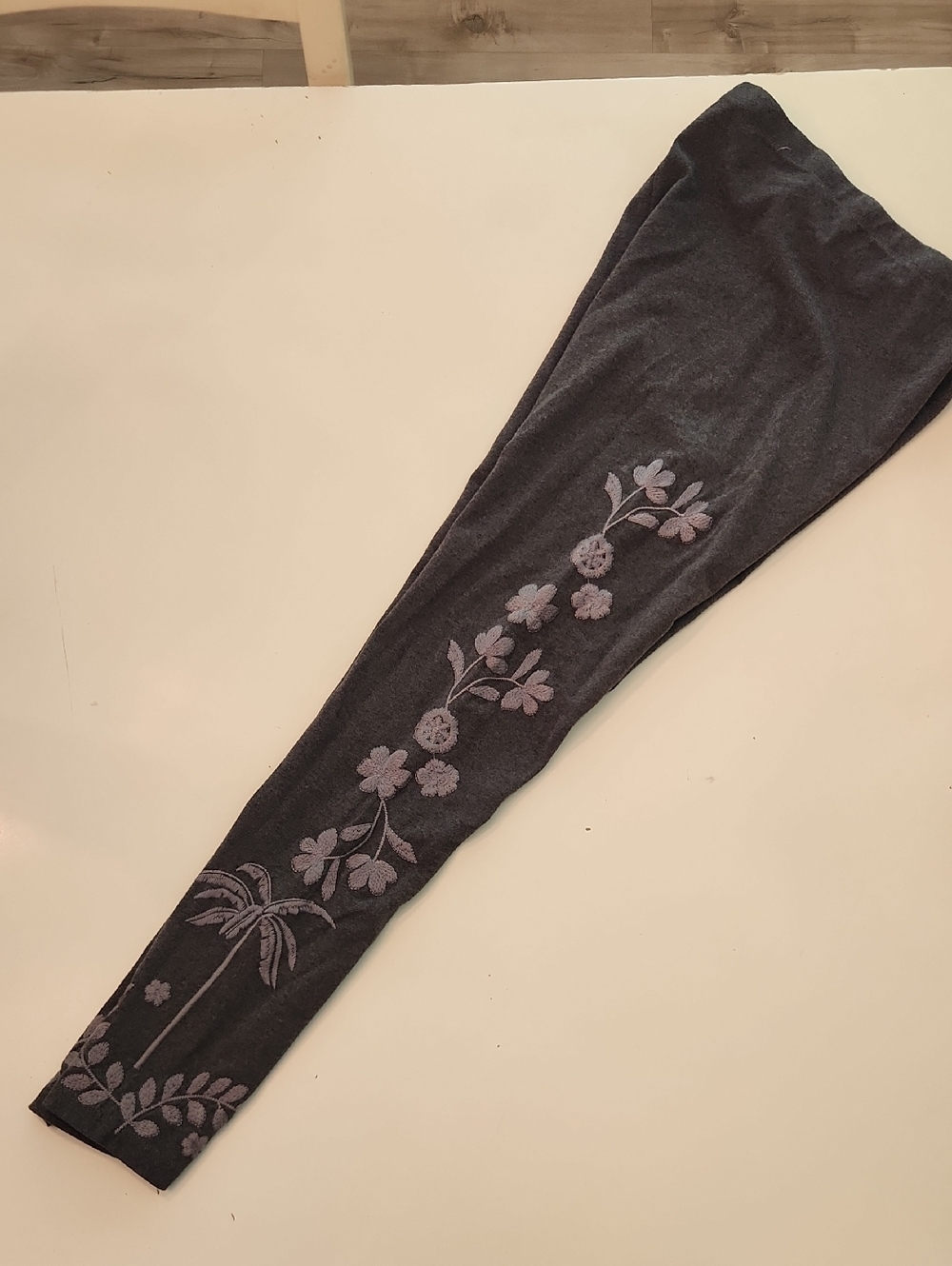Johnny Was Grey Floral Embroidered Leggings S